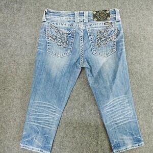Miss Me Embellished Wing Pocket Capri Jeans Size 28 Light Wash‎ Denim Whiskering
